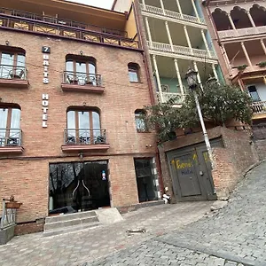 7-baits-hotel.alltbilisihotels.com/